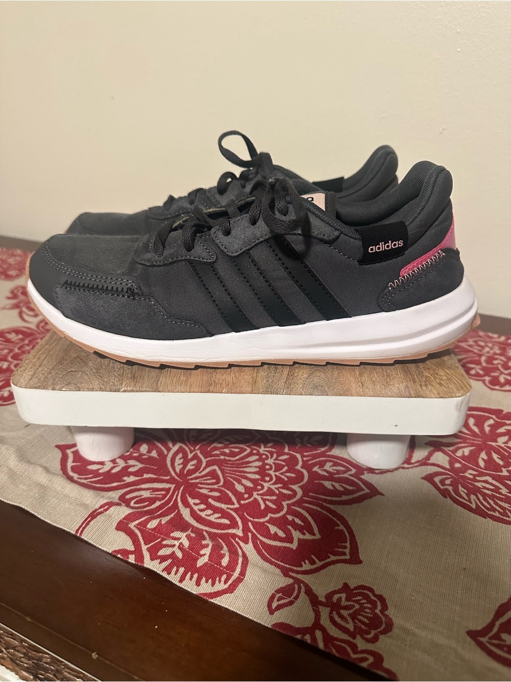 ADIDAS Sneakers 8.5 gray pink white